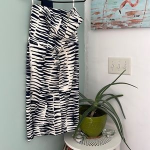 Trina Turk gorgeous strapless dress with belt